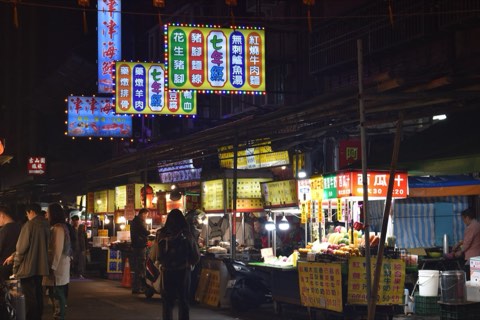 Taipei night market, the 台北 window